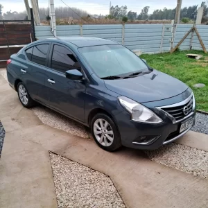 NISSAN VERSA EXTRA FULL AÑO 2014