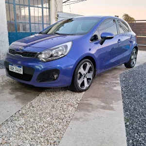 KIA RIO EX AÑO 2015